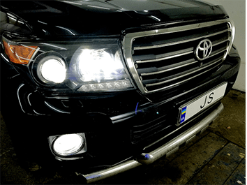 Установка лед на Toyota Land Cruiser 200 2012