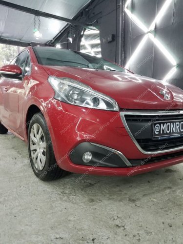 Установка LED ламп Peugeot 208 2016 г.в.