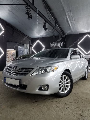 Встановлення парктроніку Toyota Camry 