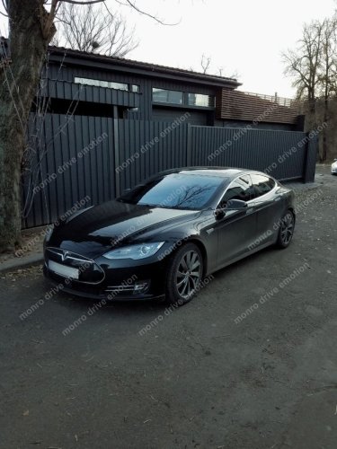 Полірування задніх ліхтарів  Tesla Model S 2015