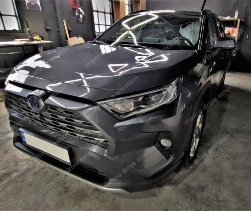 Установка шумо-виброизоляции на Toyota RAV4 Hybrid 2019 года