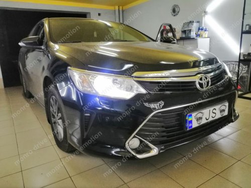 Установка ксеноновых ламп Toyota Camry