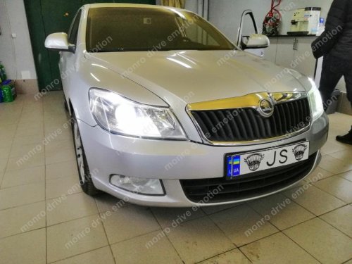 Установка  ксенона  Skoda Octavia A5