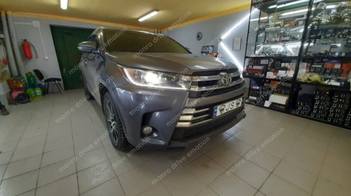 Установка ксенона Toyota Highlander 2019 