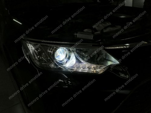 Установка ксеноновых ламп Toyota Camry