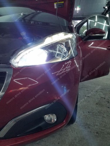 Установка LED ламп Peugeot 208 2016 г.в.