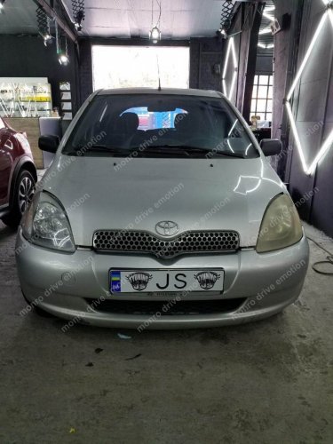 Полировка фар Toyota Yaris 2004 г.в.