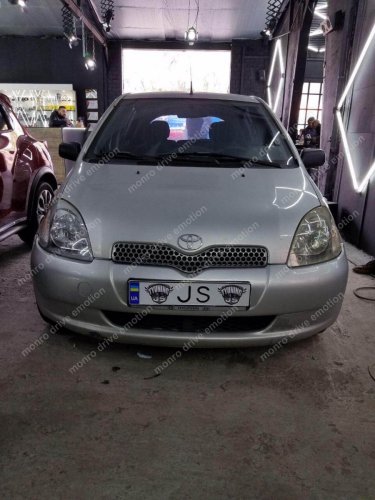 Полировка фар Toyota Yaris 2004 г.в.