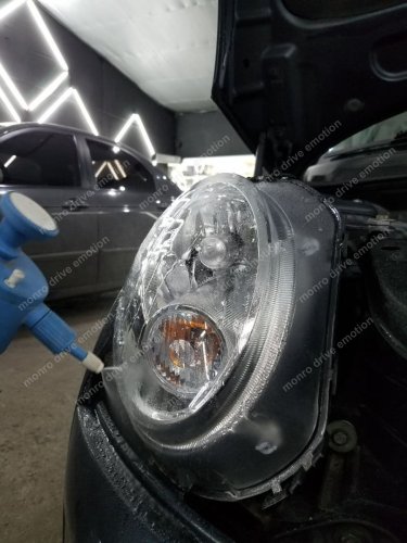 Полировка и оклейка фар бронепленкой Mini Cooper