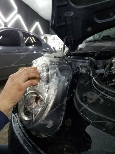 Полировка и оклейка фар бронепленкой Mini Cooper