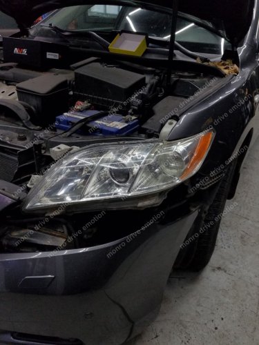 Полірування і обклеювання фар бронеплівкою Toyota Camry 40