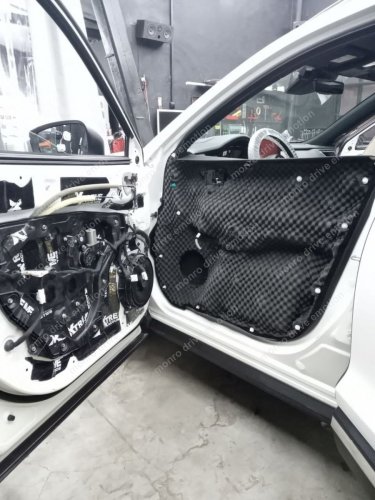 Установка шумо-виброизоляции на Mazda CX-9 2017 г.в.