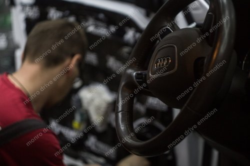 Установка магнитолы и динамиков на Audi Q5 2014 года