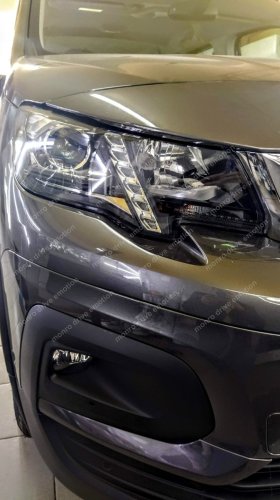 Установка Led ламп в Peugeot Rifter 2019 г