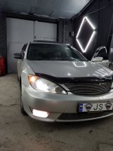 Установка ксеноновых ламп Toyota Camry 2005