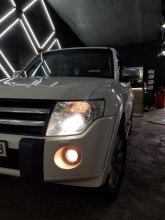 Полировка и шлифовка фар на Mitsubishi Pajero 2010 г