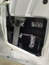 Встановлення шумо-віброізоляції передніх дверей на Opel Vivaro 2017 року